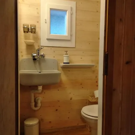 Chalet Petit Rustique Et Bucolique *